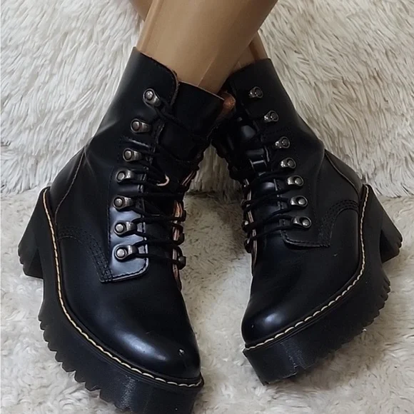 New! Dr. Martens Leona Boot Size 5 - Picture 13 of 13